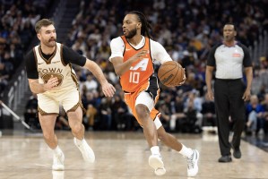 开云体育网址-小卡：加兰首秀打得很棒 有侵略性&amp;能投中空位/防中锋时也很积极